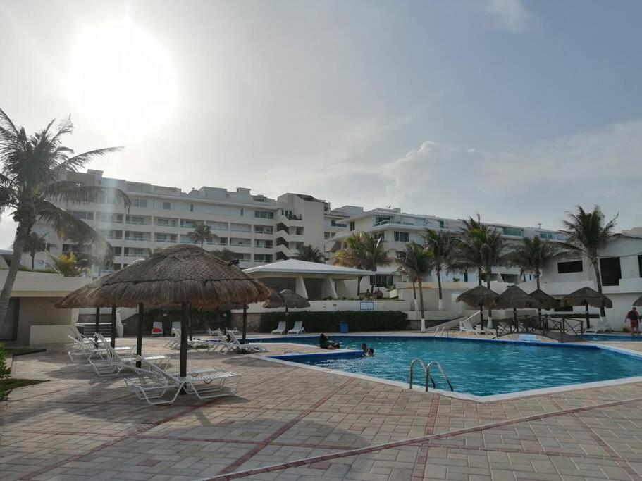 Confortable Depa En Condominio Frente Al Mar! Канкун Екстериор снимка
