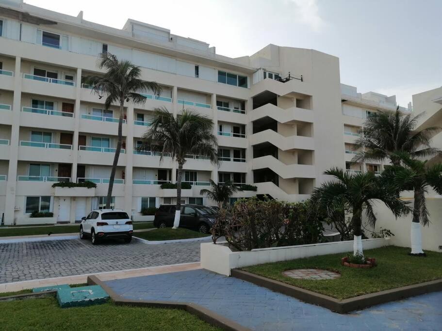 Confortable Depa En Condominio Frente Al Mar! Канкун Екстериор снимка